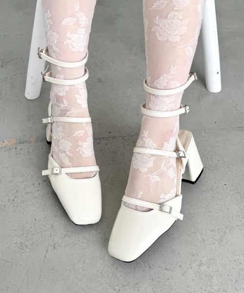 Loueme(ルエム)の「アンクルストラップミュールパンプス(パンプス・レディース・オフホワイト/ブラック・24.5cm/23.5cm)」の11枚目の写真