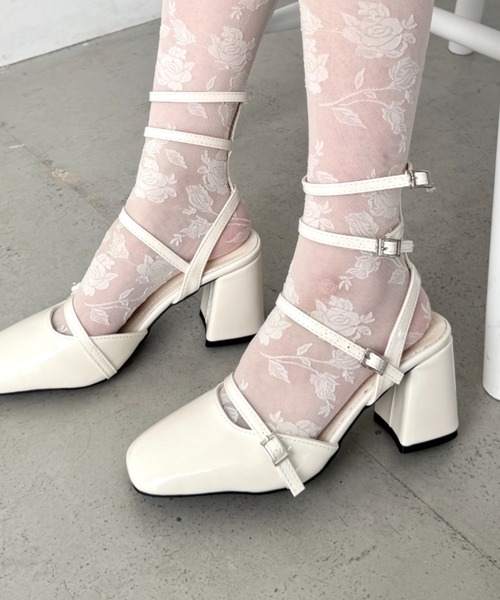 Loueme(ルエム)の「アンクルストラップミュールパンプス(パンプス・レディース・オフホワイト/ブラック・24.5cm/23.5cm)」の12枚目の写真