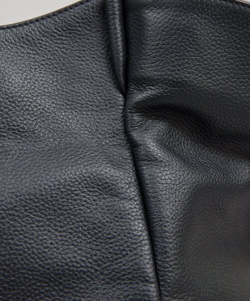 GALLARDAGALANTE（ガリャルダガランテ）の「【2.718】シュリンクレザートート（トートバッグ・レディース・ブラック/グレイッシュベージュ・FREE）」の16枚目の写真