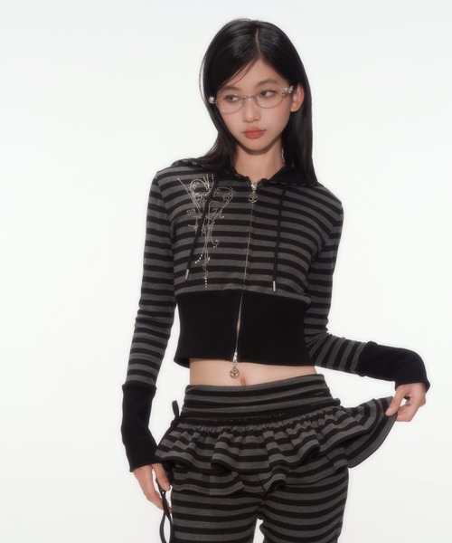 silent(and)(サイレントアンド)の「angel Hooded Zip-up(パーカー・レディース・ブラック×グレー/ブラック・SMALL)」の20枚目の写真