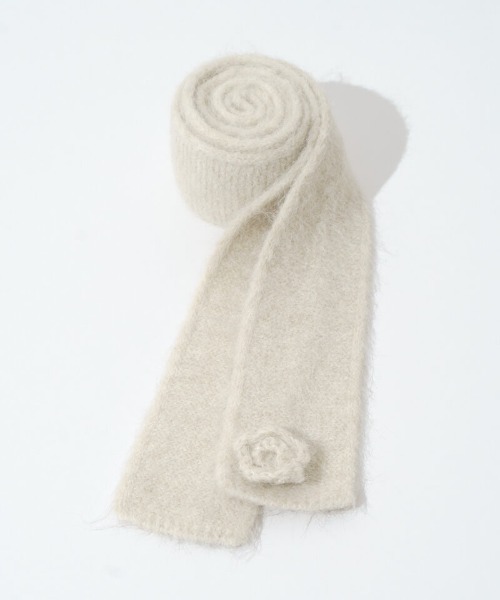 flower（フラワー）の「フラッフィーローズマフラー（マフラー・レディース・アイボリー/ピンク/アッシュグレー・FREE）」の11枚目の写真