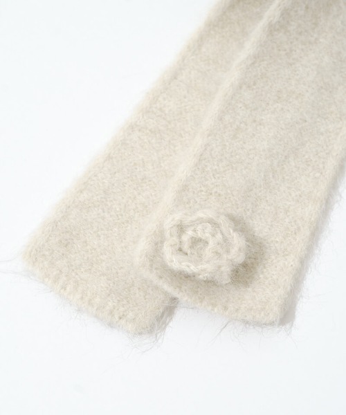 flower（フラワー）の「フラッフィーローズマフラー（マフラー・レディース・アイボリー/ピンク/アッシュグレー・FREE）」の12枚目の写真