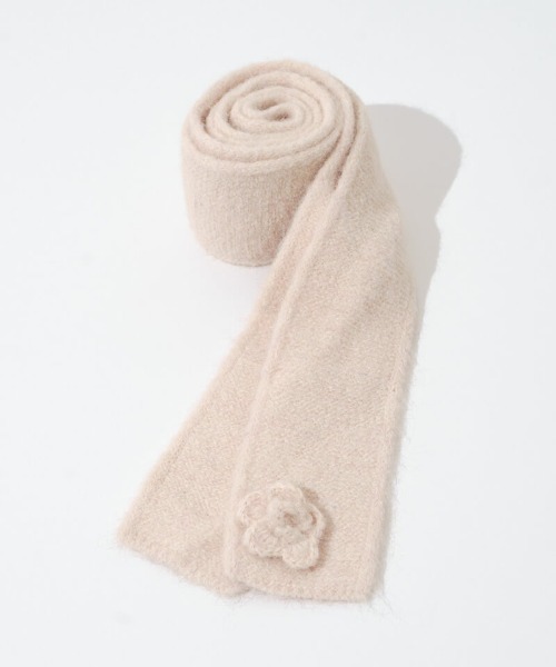 flower（フラワー）の「フラッフィーローズマフラー（マフラー・レディース・アイボリー/ピンク/アッシュグレー・FREE）」の14枚目の写真
