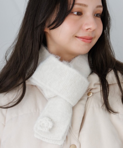 flower（フラワー）の「フラッフィーローズマフラー（マフラー・レディース・アイボリー/ピンク/アッシュグレー・FREE）」の22枚目の写真