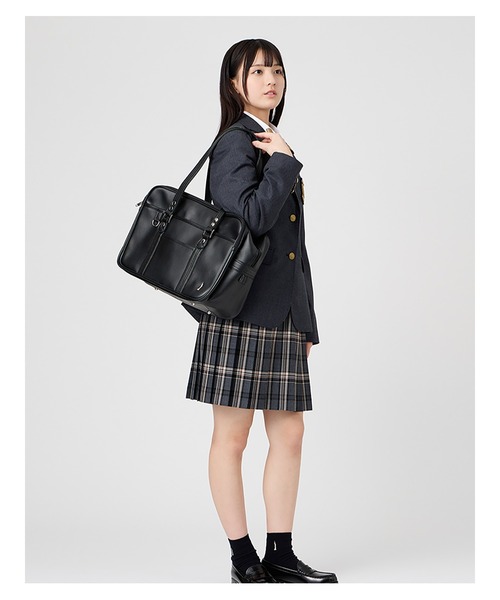 EASTBOY（イーストボーイ）の「イーストボーイ スクバ 合皮 バッグ スクール 中学生 高校生 通学 鞄 女子用 スクールバッグ スクバデコ 学生鞄 女子高生 学生服  （ショルダーバッグ・キッズ・ブラック/ブラウン・F）」の14枚目の写真