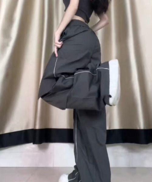 SallyLunn(サリーラン)の「スポーティラインパンツ(その他パンツ・レディース・グレー・MEDIUM/LARGE/X-LARGE)」の2枚目の写真