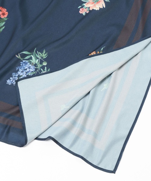 Andemiu（アンデミュウ）の「ボタニカルフラワースカーフ642780（バンダナ/スカーフ・レディース・ネイビー/アイボリー・FREE）」の10枚目の写真