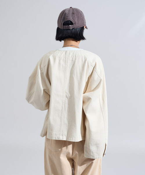 FREAK'S STORE(フリークスストア)の「RED KAP × FREAK'S STORE/レッドキャップ 別注 ノーカラーVネックジャケット<セットアップ対応>(ノーカラージャケット・レディース・その他2/ネイビー/ナチュラル/ベージュ/オリーブ/ブルー・フリ-)」の19枚目の写真