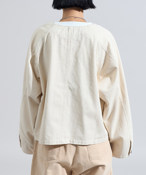 FREAK'S STORE(フリークスストア)の「RED KAP × FREAK'S STORE/レッドキャップ 別注 ノーカラーVネックジャケット<セットアップ対応>(ノーカラージャケット・レディース・その他2/ネイビー/ナチュラル/ベージュ/オリーブ/ブルー・フリ-)」の22枚目の写真