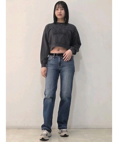 GAP(ギャップ)の「ミッドライズ リラックスフィット ストレートデニム(デニムパンツ・レディース・インディゴブルー・30/28/27/26/25/24/23/29)」の4枚目の写真