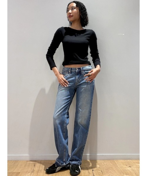 GAP(ギャップ)の「ミッドライズ リラックスフィット ストレートデニム(デニムパンツ・レディース・インディゴブルー・30/28/27/26/25/24/23/29)」の5枚目の写真