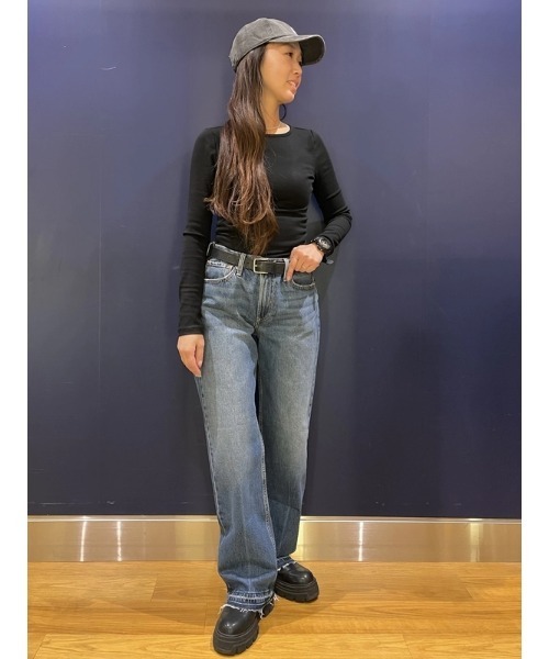 GAP(ギャップ)の「ミッドライズ リラックスフィット ストレートデニム(デニムパンツ・レディース・インディゴブルー・30/28/27/26/25/24/23/29)」の11枚目の写真