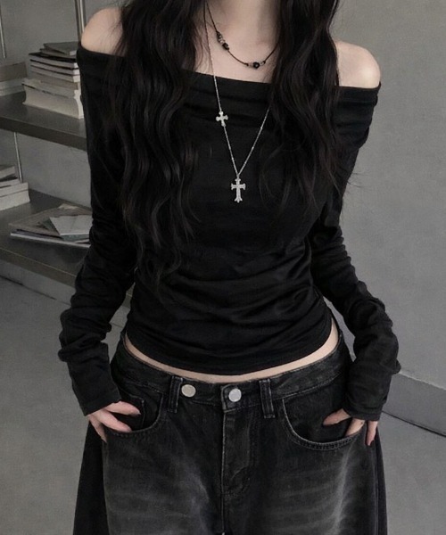 LADY LIKE(レディライク)の「【春夏新作】胸元ドレープサイドギャザー入りカットトップス(Tシャツ/カットソー・レディース・グレー/ホワイト/ブラック・M/S/L)」の3枚目の写真