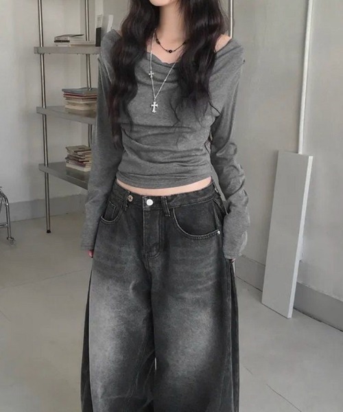 DIAVEL（ディアベル）の「【春夏新作】胸元ドレープサイドギャザー入りカットトップス（Tシャツ/カットソー・レディース・グレー・M/S/L）」の7枚目の写真