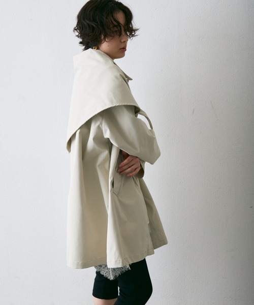 Trish(トリッシュ)の「コンパクトツイルスカーフ付きステンカラーコート(ステンカラーコート・レディース・ベージュ/アイボリー・MEDIUM)」の7枚目の写真