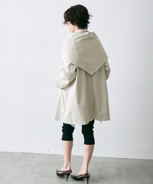 Trish(トリッシュ)の「コンパクトツイルスカーフ付きステンカラーコート(ステンカラーコート・レディース・ベージュ/アイボリー・MEDIUM)」の13枚目の写真