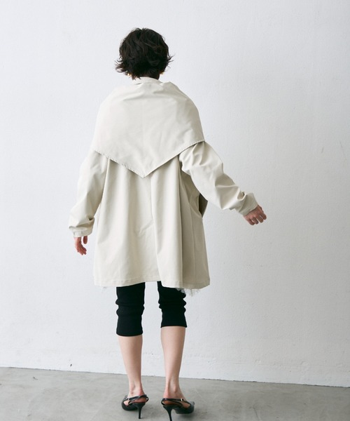 Trish(トリッシュ)の「コンパクトツイルスカーフ付きステンカラーコート(ステンカラーコート・レディース・ベージュ/アイボリー・MEDIUM)」の14枚目の写真