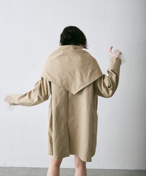 Trish(トリッシュ)の「コンパクトツイルスカーフ付きステンカラーコート(ステンカラーコート・レディース・ベージュ/アイボリー・MEDIUM)」の22枚目の写真