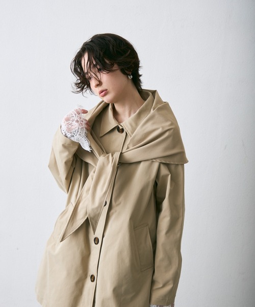 Trish(トリッシュ)の「コンパクトツイルスカーフ付きステンカラーコート(ステンカラーコート・レディース・ベージュ/アイボリー・MEDIUM)」の20枚目の写真