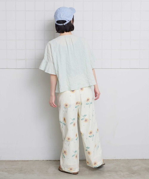 l'atelier du savon(アトリエドサボン)の「シャーリングチェック/ストライプ 袖ひらひらブラウス(シャツ/ブラウス・レディース・グリーン/ベージュ/ネイビー・FREE)」の13枚目の写真
