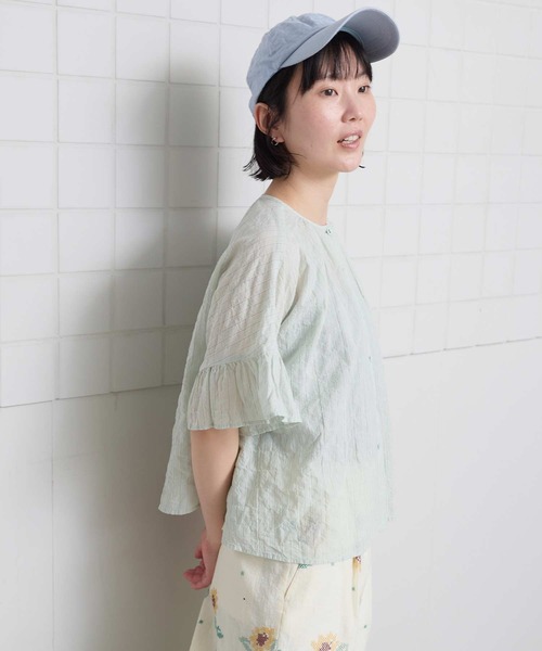 l'atelier du savon(アトリエドサボン)の「シャーリングチェック/ストライプ 袖ひらひらブラウス(シャツ/ブラウス・レディース・グリーン/ベージュ/ネイビー・FREE)」の7枚目の写真