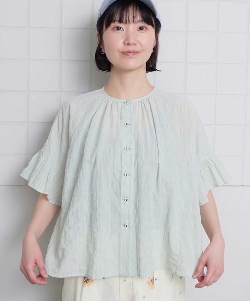 l'atelier du savon(アトリエドサボン)の「シャーリングチェック/ストライプ 袖ひらひらブラウス(シャツ/ブラウス・レディース・グリーン/ベージュ/ネイビー・FREE)」の9枚目の写真