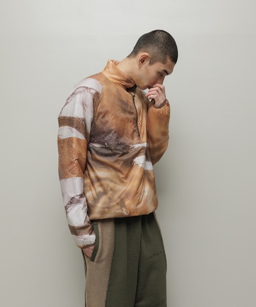 BAL（バル）の「OCTA INSULATED PULLOVER JACKET（その他アウター・メンズ・ブラウン/ネイビー・3/2/1）」の4枚目の写真