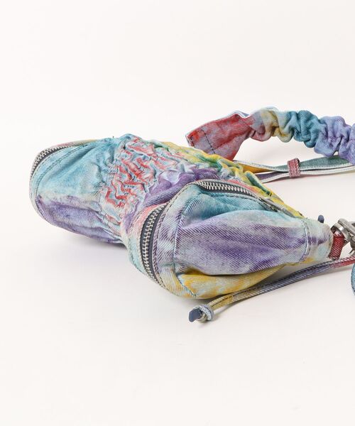 Desigual(デシグアル)の「レインボータイダイプリント×ギャザーハンドルコットンミニクロスボディバッグ(ショルダーバッグ・レディース・マルチ・FREE)」の5枚目の写真