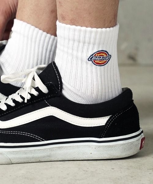 Dickies(ディッキーズ)の「"05"≪Dickies≫3足セット ブランドロゴマーク ロークルーソックス(ソックス/靴下・メンズ・オフホワイト/ブラック・25cm~27cm/23cm~25cm)」の1枚目の写真
