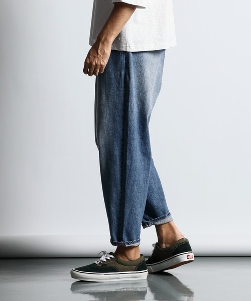 The DUFFER of ST.GEORGE(ザダファーオブセントジョージ)の「LINEN BLEND WEBBING BELT WIDE DENIM:麻混ストレッチ 2タック イージー ワイドテーパード デニムパンツ(デニムパンツ・メンズ・ダークインディゴブルー/インディゴブルー・MEDIUM/SMALL/X-LARGE/LARGE)」の7枚目の写真