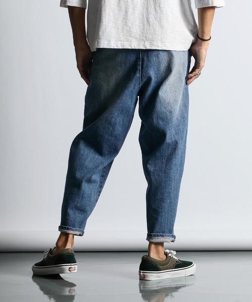 The DUFFER of ST.GEORGE(ザダファーオブセントジョージ)の「LINEN BLEND WEBBING BELT WIDE DENIM:麻混ストレッチ 2タック イージー ワイドテーパード デニムパンツ(デニムパンツ・メンズ・ダークインディゴブルー/インディゴブルー・MEDIUM/SMALL/X-LARGE/LARGE)」の8枚目の写真