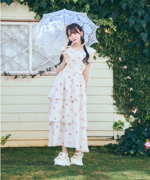 ReAmour(リアムール)の「ストロベリーロングワンピ(ワンピース・レディース・ホワイト/ピンク・FREE)」の12枚目の写真