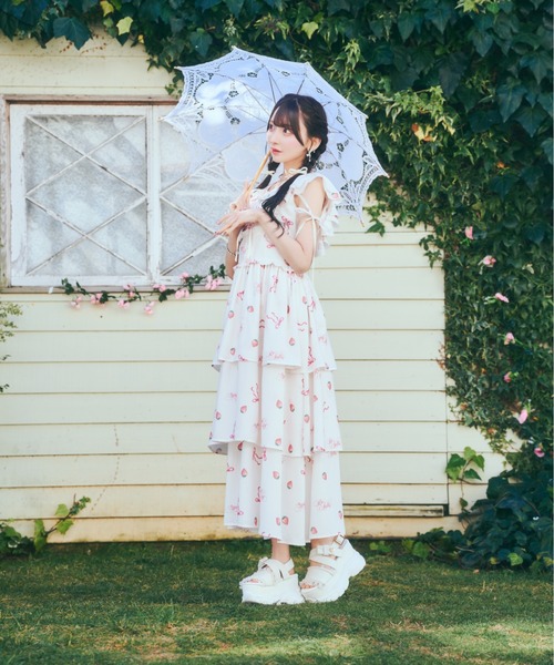 ReAmour(リアムール)の「ストロベリーロングワンピ(ワンピース・レディース・ホワイト/ピンク・FREE)」の11枚目の写真