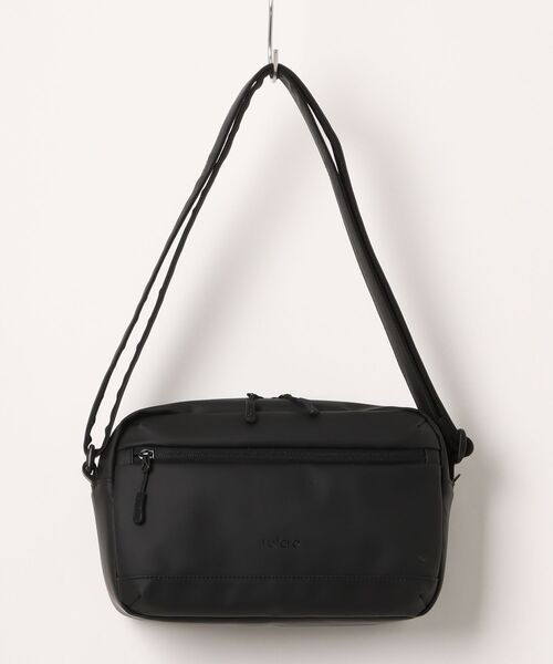 fulcro（フルクロ）の「撥水・耐水 自立型 ターポリン 横型ショルダーバッグ A5収納対応 stride ストライド（ショルダーバッグ・メンズ・ブラック・FREE）」の2枚目の写真