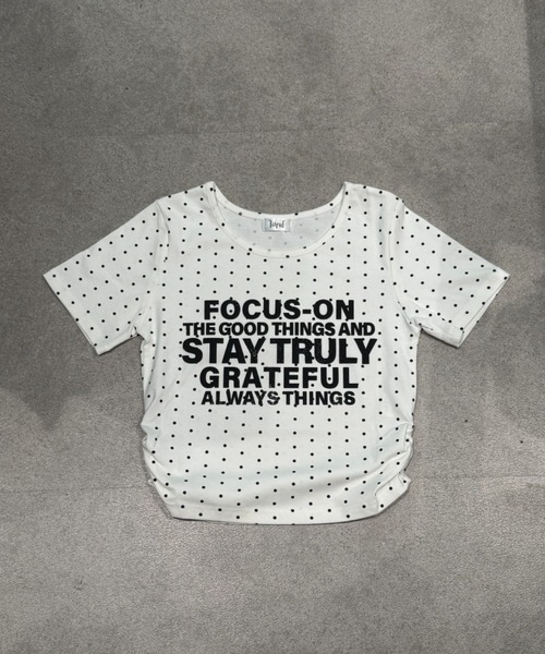 lilful（リルフル）の「【26年春夏新作】ドット柄 レタリングロゴ サイドシャーリングトップス（Tシャツ/カットソー・レディース・ブラック系その他/ブラック/ホワイト系その他/ホワイト・F）」の8枚目の写真