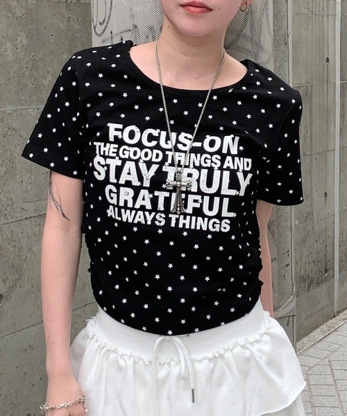 lilful（リルフル）の「【26年春夏新作】ドット柄 レタリングロゴ サイドシャーリングトップス（Tシャツ/カットソー・レディース・ブラック系その他/ブラック/ホワイト系その他/ホワイト・F）」の18枚目の写真