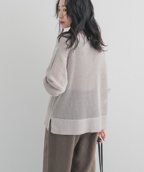 URBAN RESEARCH DOORS（アーバンリサーチドアーズ）の「メッシュニットプルオーバー｜春服/春ニット/大人カジュアル（ニット/セーター・レディース・ライトカーキ/グレー系その他・FREE）」の22枚目の写真