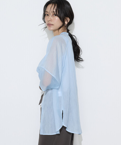 K.T KIYOKO TAKASE(キヨコタカセ)の「リネンポリエステルオーガンジー ラグランスリーブシャツ羽織り(シャツ/ブラウス・レディース・チャコール/キナリ/サックスブルー・9号)」の3枚目の写真