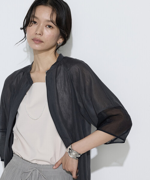 K.T KIYOKO TAKASE(キヨコタカセ)の「リネンポリエステルオーガンジー ラグランスリーブシャツ羽織り(シャツ/ブラウス・レディース・チャコール/キナリ/サックスブルー・9号)」の11枚目の写真