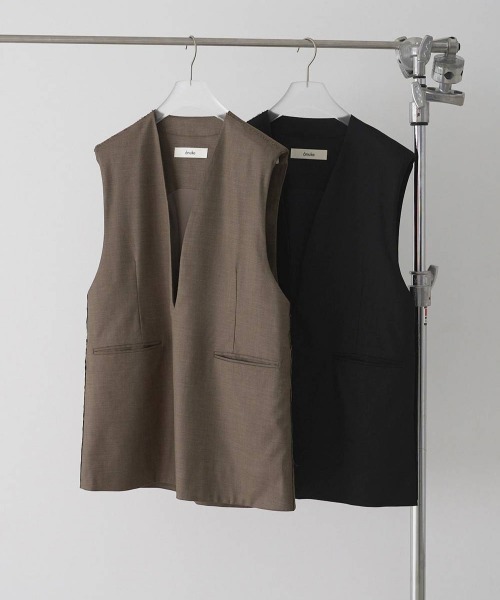 anuke（アンヌーク）の「[anuke/アンヌーク] キーネック オーバーベスト（ベスト・レディース・ブラック/ブラウン・36）」の3枚目の写真