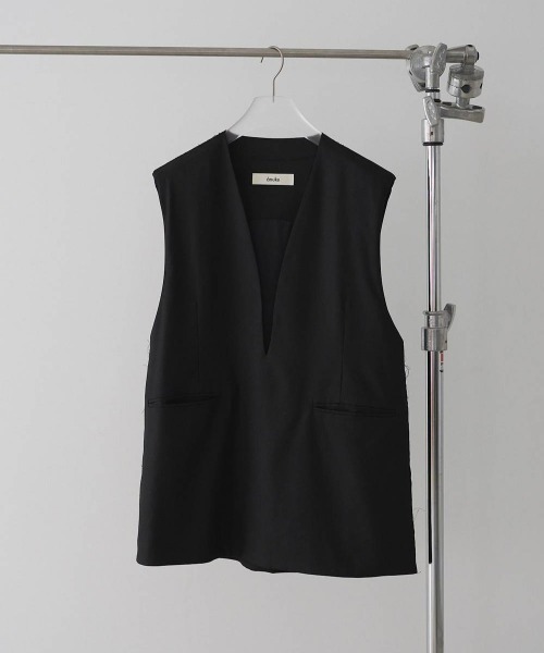 anuke（アンヌーク）の「[anuke/アンヌーク] キーネック オーバーベスト（ベスト・レディース・ブラック/ブラウン・36）」の4枚目の写真