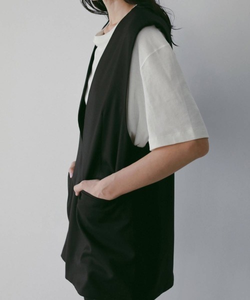 anuke（アンヌーク）の「[anuke/アンヌーク] キーネック オーバーベスト（ベスト・レディース・ブラック/ブラウン・36）」の6枚目の写真