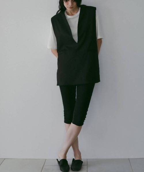 anuke（アンヌーク）の「[anuke/アンヌーク] キーネック オーバーベスト（ベスト・レディース・ブラック/ブラウン・36）」の7枚目の写真