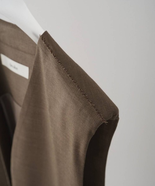 anuke（アンヌーク）の「[anuke/アンヌーク] キーネック オーバーベスト（ベスト・レディース・ブラック/ブラウン・36）」の13枚目の写真