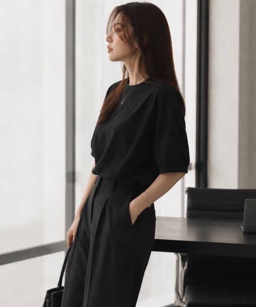 Dolce Fiora(ドルチェフィオラ)の「冷感シルクタッチラグランスリーブ/接触冷感/ゆったり/デイリー/五分袖(Tシャツ/カットソー・レディース・ブラック/ホワイト・フリー)」の2枚目の写真