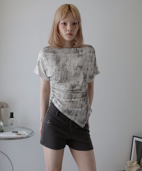 Ulysses（ユリシス）の「ドレープネックアシメデザインカットソー（Tシャツ/カットソー・レディース・ブラック/ホワイト/グレー・F）」の7枚目の写真