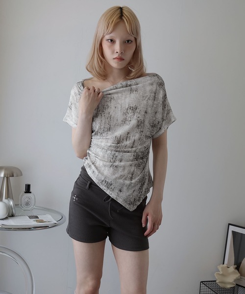 Ulysses（ユリシス）の「ドレープネックアシメデザインカットソー（Tシャツ/カットソー・レディース・ブラック/ホワイト/グレー・F）」の10枚目の写真