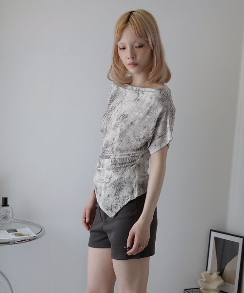 Ulysses（ユリシス）の「ドレープネックアシメデザインカットソー（Tシャツ/カットソー・レディース・ブラック/ホワイト/グレー・F）」の12枚目の写真