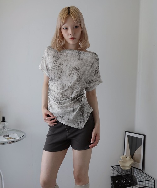 Ulysses（ユリシス）の「ドレープネックアシメデザインカットソー（Tシャツ/カットソー・レディース・ブラック/ホワイト/グレー・F）」の16枚目の写真