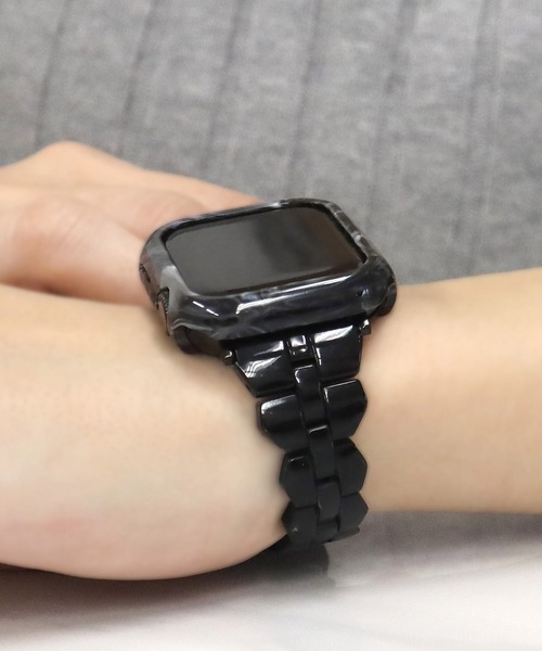 Urban Coral(アーバンコーラル)の「Apple Watchバンド マーブルキャンディー スリム / Urban Coral(デジタル腕時計・レディース・ホワイト系/ブラック系その他2/ピンク系その他/ブラウン系その他/ブラック/ホワイト系その他/ホワイト系その他3・40mm)」の4枚目の写真